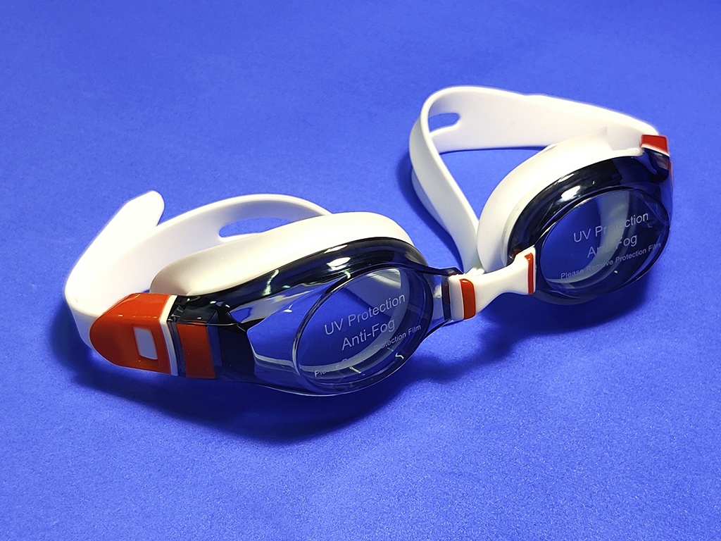 Очки для плавания чёрно-белые SG1670-ЧБ