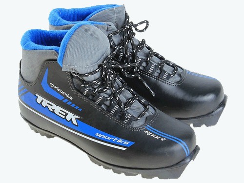 Лыжные ботинки из искусственной кожи TREK Sportiks на подошве NNN. Материал верха: искусственная кожа. Цвет: верх - чёрный, логотип - синий, капровелюр - чёрный . р-р. 42 :(ИК 38-01-08):