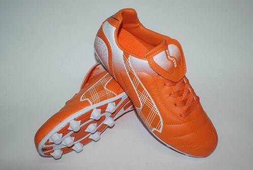 Бутсы футбольные SPRINTER,  верх - PVC, подошва - резина, круглые шипы, р-р 39. Цвет: оранжевый, белый. :(AX5390-39 ORANGE/WHITE):