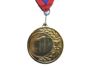 Медаль спортивная с лентой 1 место d - 6,5 см :1905-1 купить оптом у поставщика sprinter-opt.ru