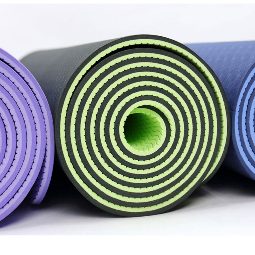 Какой коврик лучше использовать для йоги?